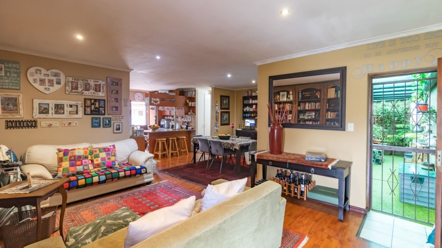 4 Bedroom Property for Sale in Gordons Bay Central Western Cape